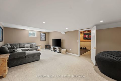 Photo 21 at 648 Society Crescent, Summerhill Estates, Newmarket