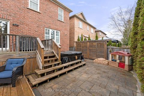 Photo 24 at 648 Society Crescent, Summerhill Estates, Newmarket