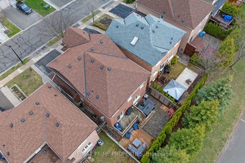 Photo 28 at 648 Society Crescent, Summerhill Estates, Newmarket