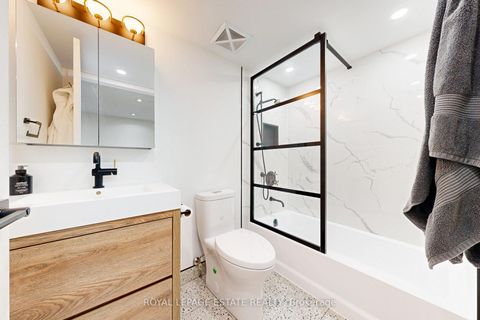 Photo 3 at 110 - 55 Stewart Street, Waterfront Communities C1, Toronto