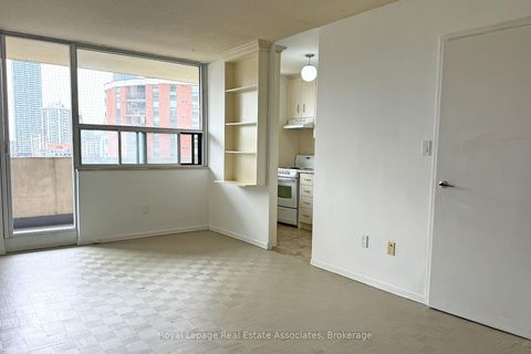 Photo 6 at 1711 - 40 Homewood Avenue, South St. James Town, Toronto
