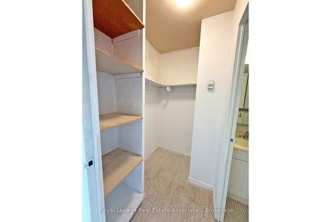 Photo 10 at 1711 - 40 Homewood Avenue, South St. James Town, Toronto