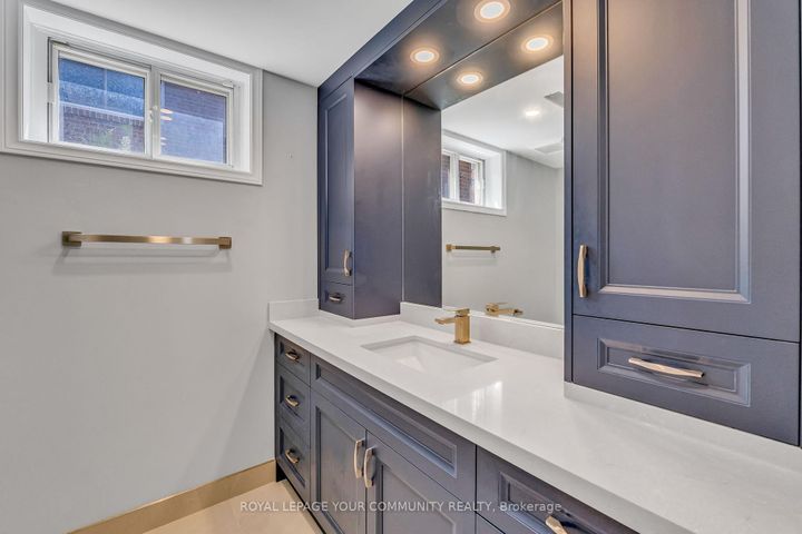 Photo 32 at 6 Hentob Court, Beaumonde Heights, Toronto