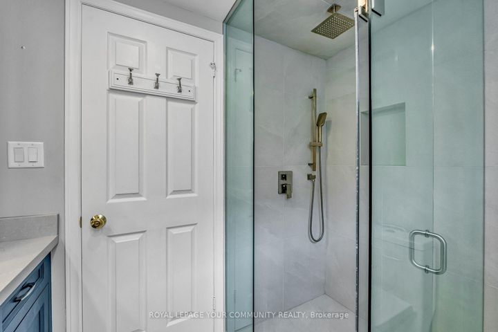 Photo 33 at 6 Hentob Court, Beaumonde Heights, Toronto