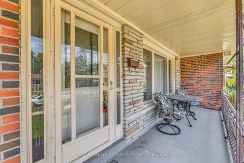 Photo 2 at 6 Hentob Court, Beaumonde Heights, Toronto