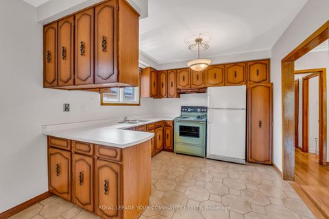 Photo 4 at 6 Hentob Court, Beaumonde Heights, Toronto