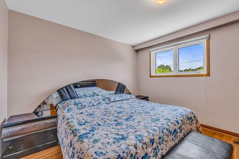 Photo 21 at 6 Hentob Court, Beaumonde Heights, Toronto