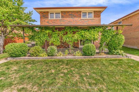 Photo 40 at 6 Hentob Court, Beaumonde Heights, Toronto
