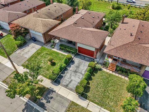 Photo 44 at 6 Hentob Court, Beaumonde Heights, Toronto