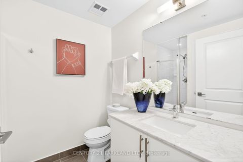 Photo 5 at 603 - 23 Glebe Road W, Eglinton, Toronto