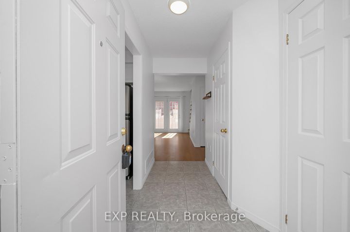 Photo 11 at 64 - 4200 Kilmer Drive, Tansley, Burlington