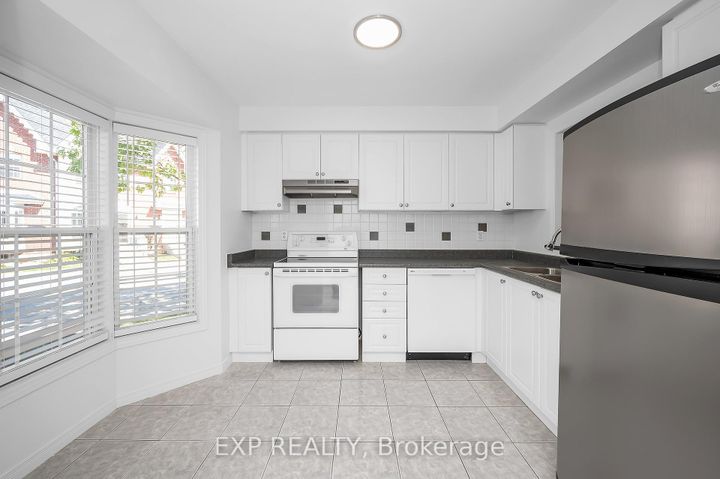 Photo 13 at 64 - 4200 Kilmer Drive, Tansley, Burlington