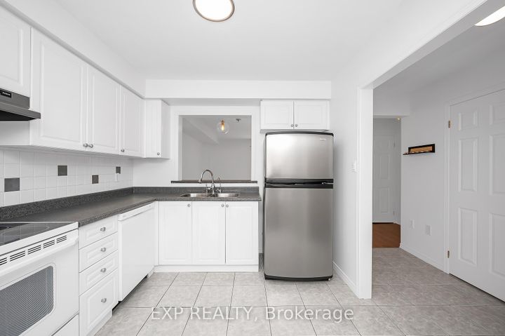 Photo 15 at 64 - 4200 Kilmer Drive, Tansley, Burlington