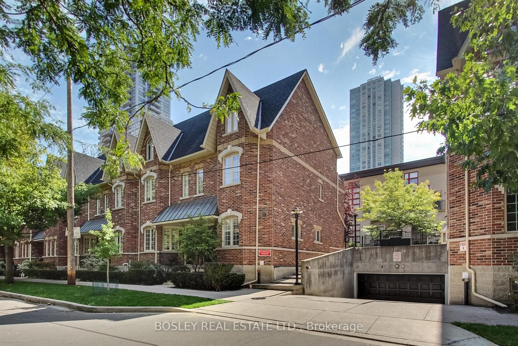 L1 - 21 Earl Street, North St. James Town, Toronto 