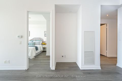 Photo 11 at 3208 - 5 Buttermill Avenue, Vaughan Corporate Centre, Vaughan