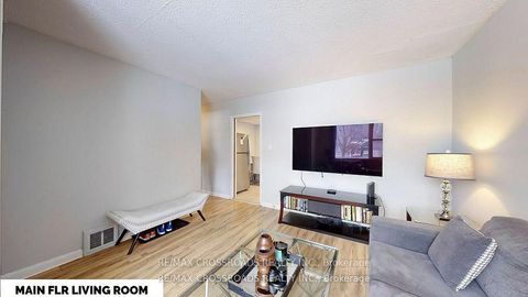 Photo 9 at 260 Connaught Avenue, Newtonbrook West, Toronto