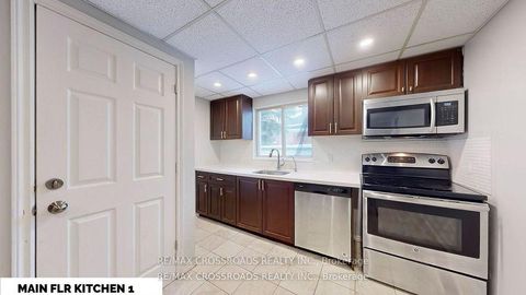 Photo 11 at 260 Connaught Avenue, Newtonbrook West, Toronto