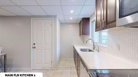 Photo 12 at 260 Connaught Avenue, Newtonbrook West, Toronto