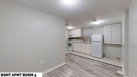 Photo 27 at 260 Connaught Avenue, Newtonbrook West, Toronto