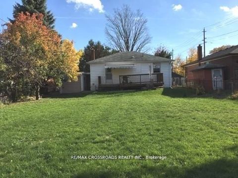 Photo 33 at 260 Connaught Avenue, Newtonbrook West, Toronto