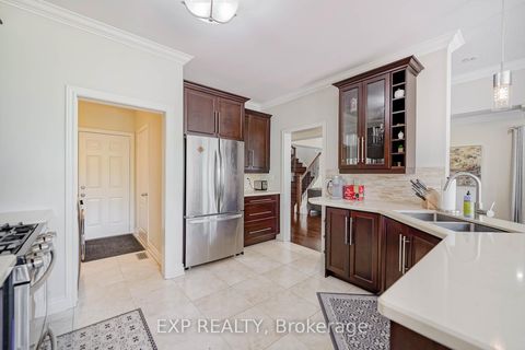Photo 9 at 116 Colesbrook Road, Westbrook, Richmond Hill