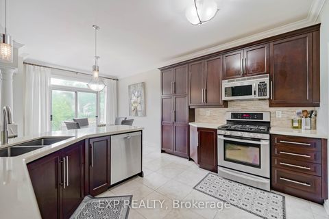 Photo 11 at 116 Colesbrook Road, Westbrook, Richmond Hill