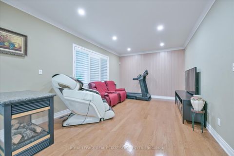 Photo 17 at 95 Loudon Crescent, Beverley Glen, Vaughan