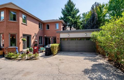 Photo 49 at 11 Morrison Creek Crescent, RO River Oaks, Oakville