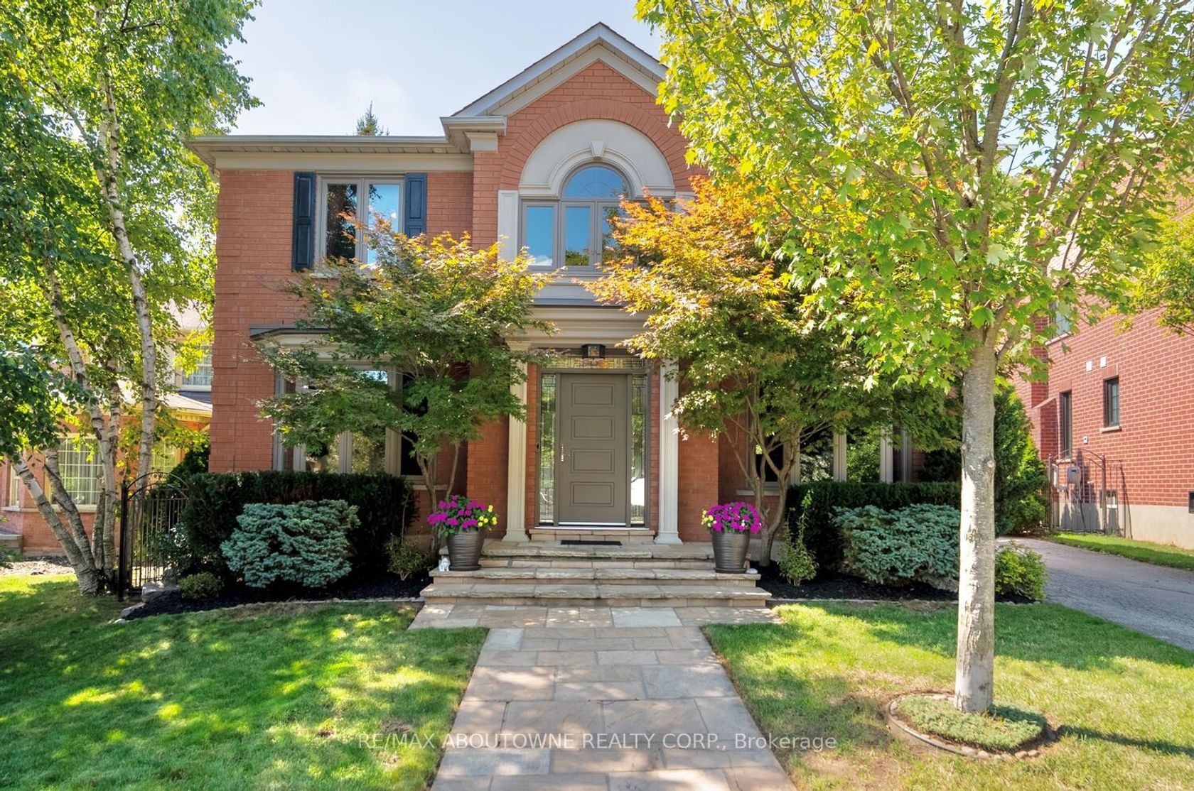 11 Morrison Creek Crescent, RO River Oaks, Oakville 