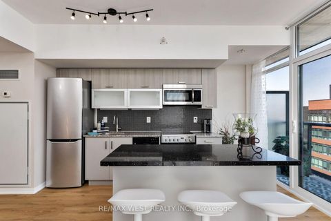 Photo 11 at 1621E - 36 LISGAR Street, Little Portugal, Toronto