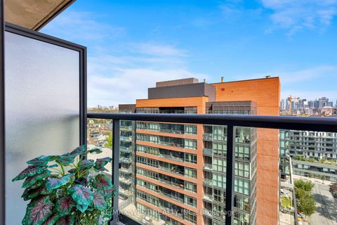 Photo 13 at 1621E - 36 LISGAR Street, Little Portugal, Toronto