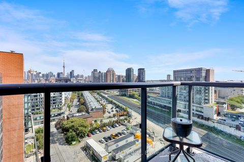 Photo 14 at 1621E - 36 LISGAR Street, Little Portugal, Toronto