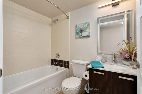 Photo 21 at 1621E - 36 LISGAR Street, Little Portugal, Toronto