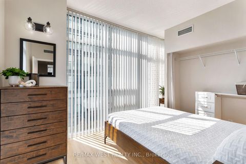 Photo 22 at 1621E - 36 LISGAR Street, Little Portugal, Toronto