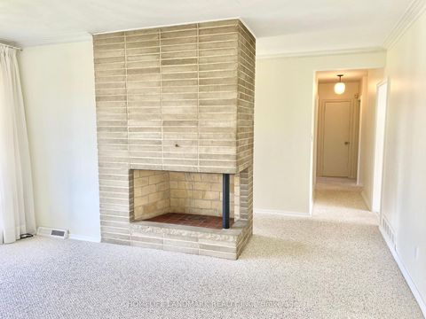 Photo 2 at 9 Terrington Court, Don Mills, Toronto