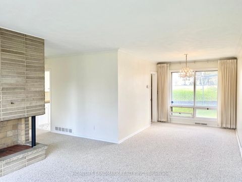 Photo 3 at 9 Terrington Court, Don Mills, Toronto