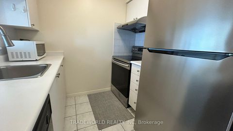 Photo 8 at 2009 - 3 Pemberton Avenue, Newtonbrook East, Toronto