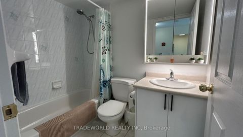 Photo 16 at 2009 - 3 Pemberton Avenue, Newtonbrook East, Toronto