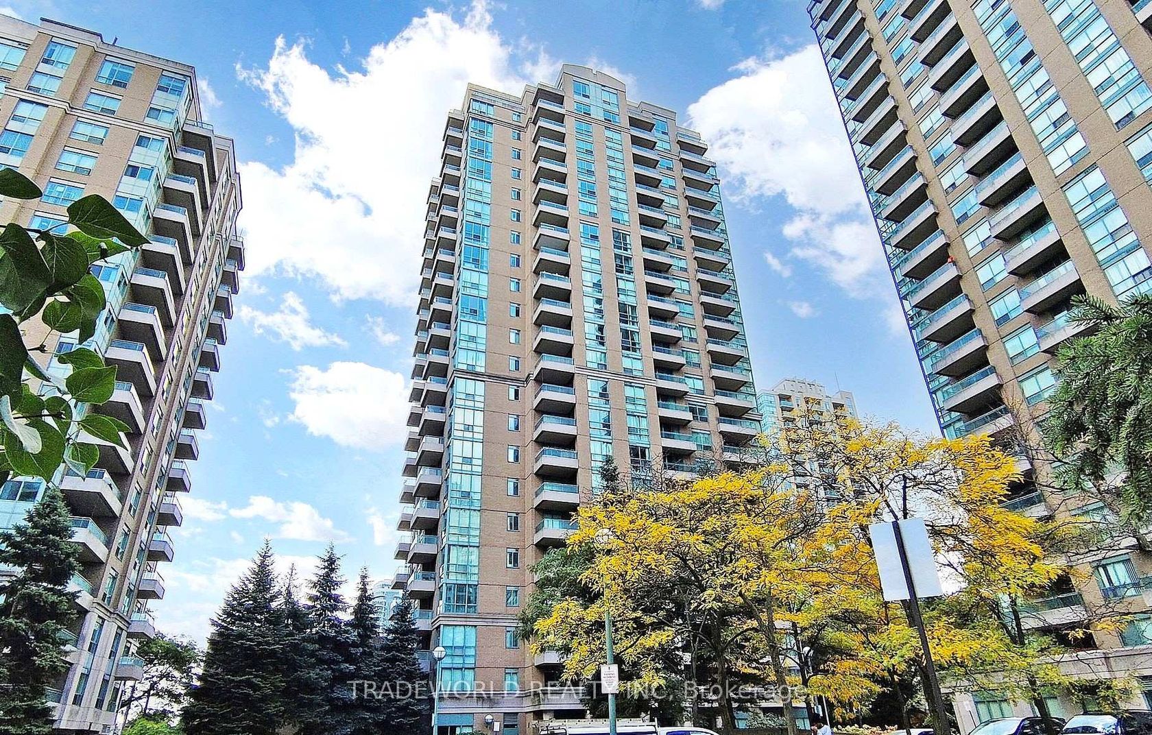 2009 - 3 Pemberton Avenue, Newtonbrook East, Toronto 