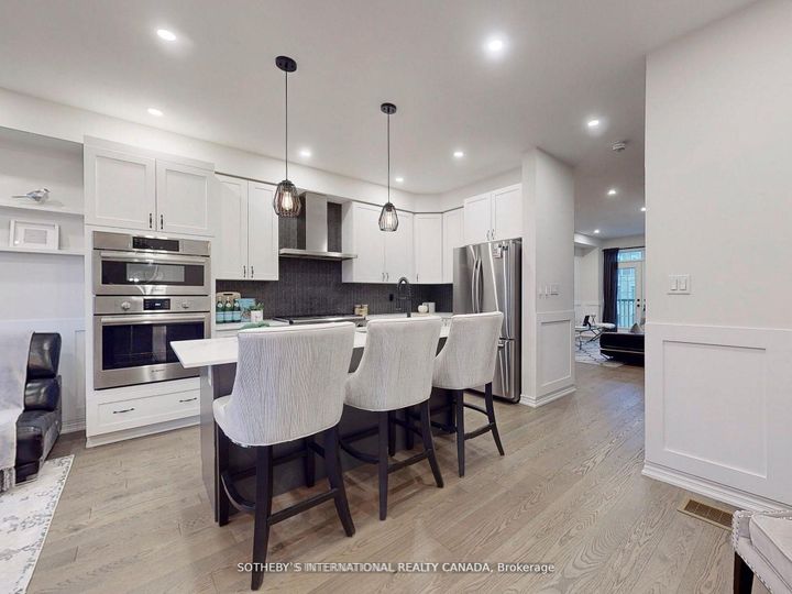 Photo 6 at 160 Sunset Terrace, Vellore Village, Vaughan