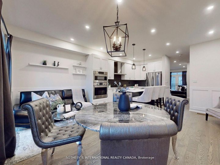 Photo 11 at 160 Sunset Terrace, Vellore Village, Vaughan