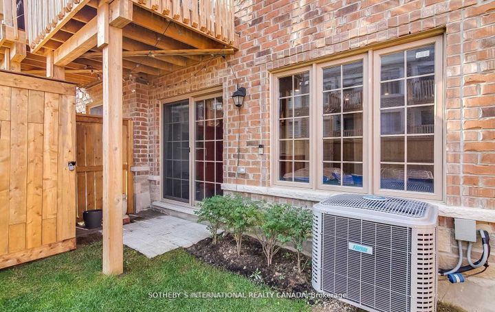 Photo 23 at 160 Sunset Terrace, Vellore Village, Vaughan