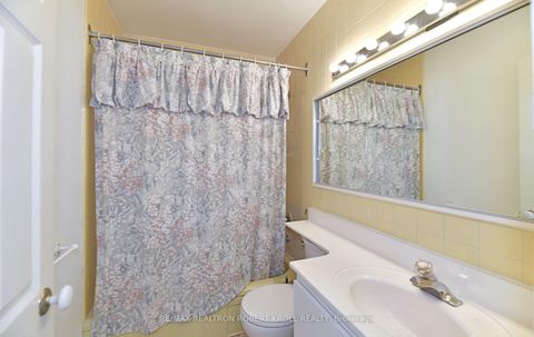 Photo 20 at 501 - 581 Avenue Road, St. Clair, Toronto