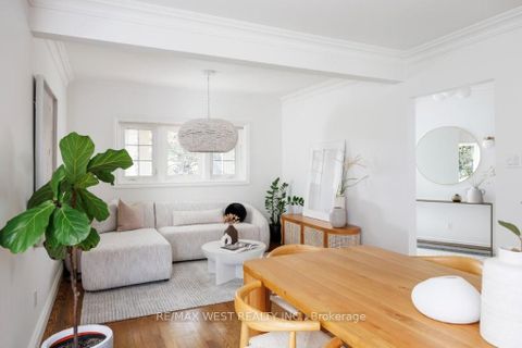 Photo 6 at 207 Ellis Avenue, Swansea, Toronto