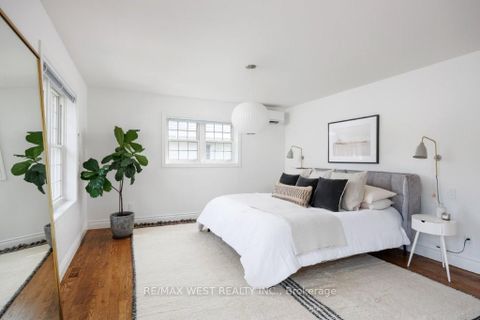 Photo 16 at 207 Ellis Avenue, Swansea, Toronto