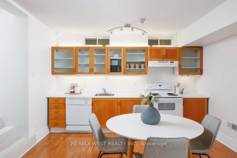 Photo 29 at 207 Ellis Avenue, Swansea, Toronto