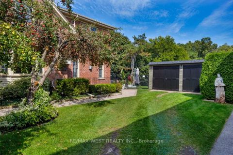 Photo 35 at 207 Ellis Avenue, Swansea, Toronto
