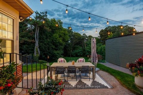 Photo 38 at 207 Ellis Avenue, Swansea, Toronto