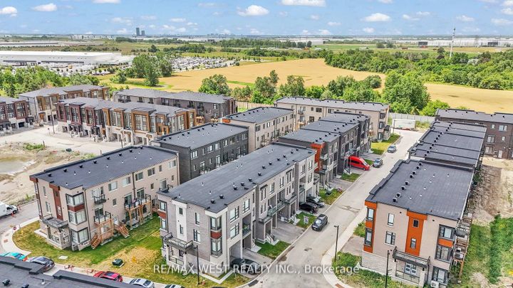 Photo 2 at 15 Quilico Road N, Elder Mills, Vaughan