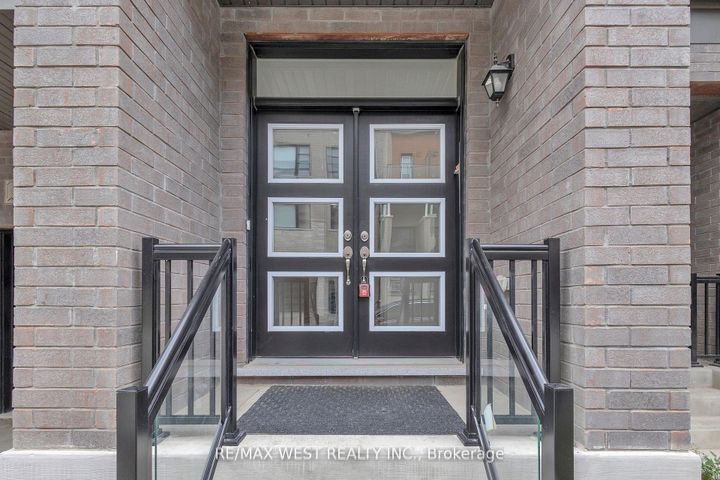 Photo 3 at 15 Quilico Road N, Elder Mills, Vaughan